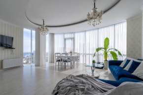 White pearl. Sea view.